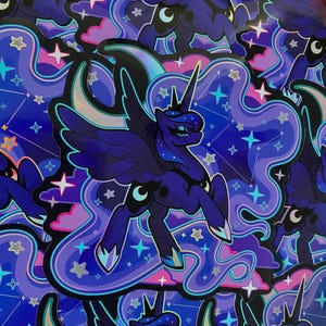 Adesivo de vinil holográfico Princesa Luna 4 x 4
