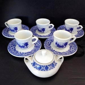Vintage set of 5 classic heavy porcelain coffee cups and saucers with sugar bowl, Italian Majolica coffee set, White blue porcelain set