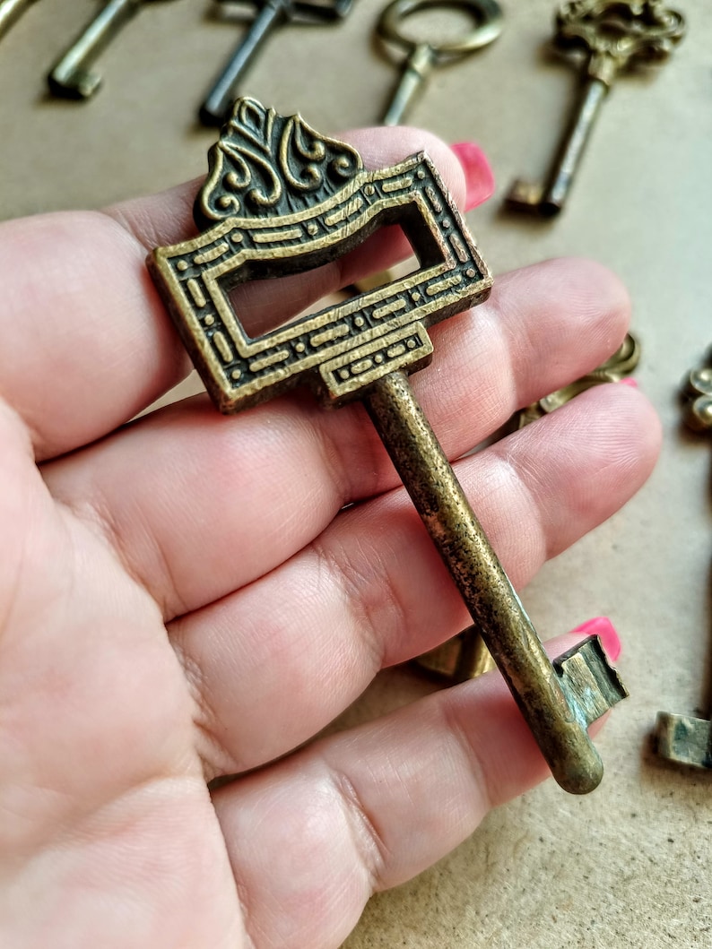 Vintage Italy collectible skeleton folding key, ornate authentic brass furniture key vintage armor furniture cabinet drawer key Santa's key 10