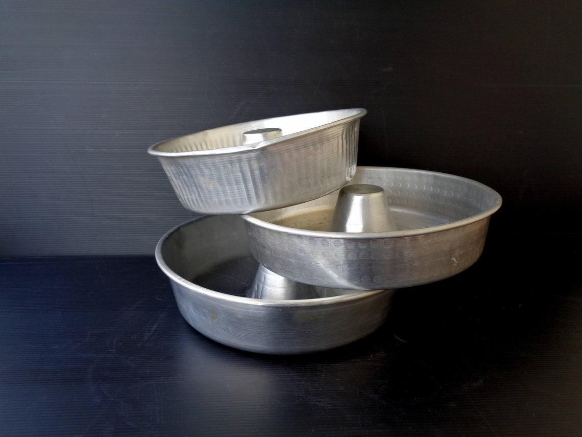 Vintage Round Angel Food Cake PAN. Aluminum Bundt Cake Tube Etsy UK