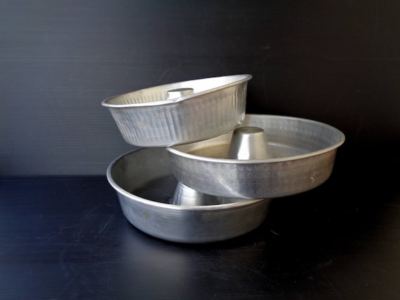 USA Pan Global Bakeware Scalloped Tube Cake Pan