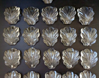 Vintage ULTRA RARE 3.15” Art Deco Scalloped Thick Clear GLASS shell leaf flower scallop chandelier spare parts pendant windchime