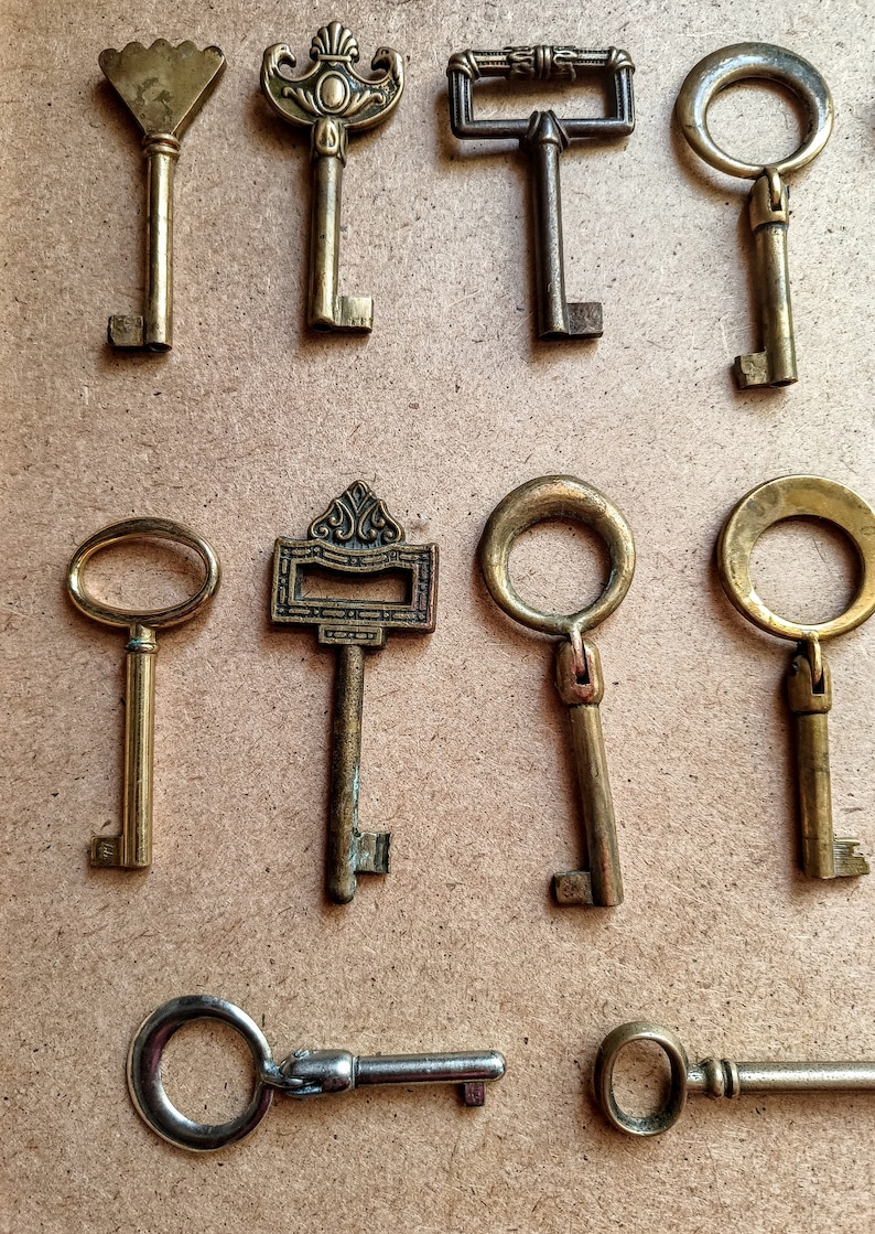 Vintage Italy collectible skeleton folding key, ornate authentic brass furniture key vintage armor furniture cabinet drawer key Santa's key image 4