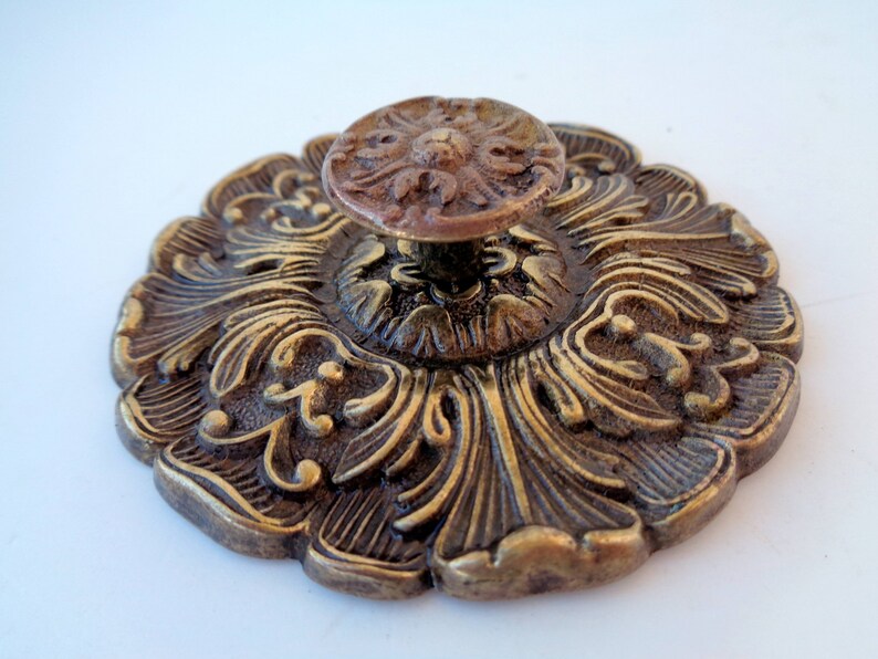 Antique Solid Brass Ornate Door Drawer Knob Handle Pulls, Brass