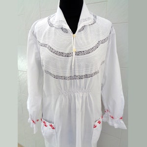 Brand new Vintage 100% Cotton Victorian Style nightgown, Italian romantic Nightdress, white cotton embroidered ladies sleepwear.