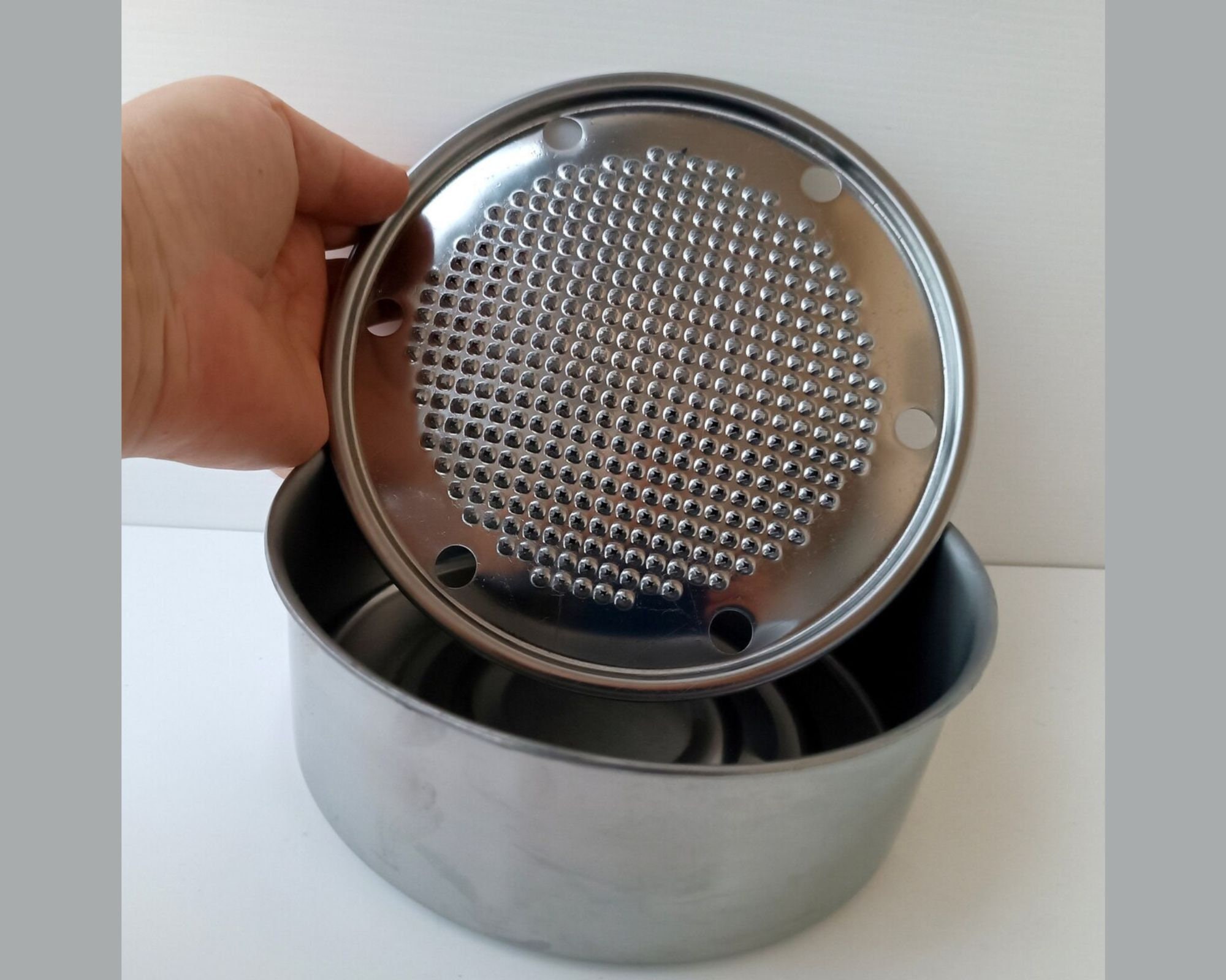 BARI STAINLESS STEEL GRATER WITH TRAY IDEALE