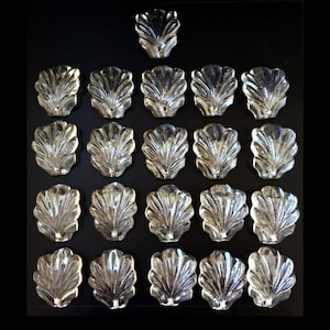 Vintage ULTRA RARE 3.15” Art Deco Scalloped Thick Clear GLASS shell leaf flower scallop chandelier spare parts pendant windchime