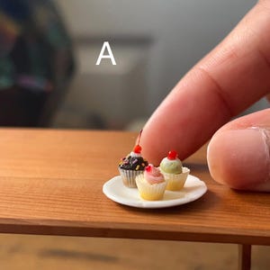 Miniature Cupcake Set – 1:12 Scale Handmade Dollhouse Food
