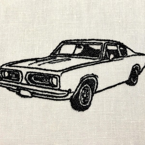 Könnte beinhalten: Schwarz-weiß-Zeichnung eines klassischen Autos, möglicherweise ein Plymouth Barracuda, auf weißem Hintergrund.