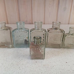 Vintage kleine Glasflasche, quadratische Flasche, medizinisches Glas, Parfümflasche, Klarglasflasche, chemisches Glas, Retro Fläschchen - b10