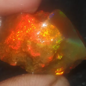 16.70cts fabulous opal Ethiopian opal Raw crystal Opal Raw Rare Beautiful Opal Raw Natural Opal Raw multi flashy Opal Raw welo Opal Raw15x21