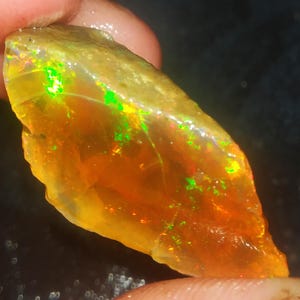 31.10ct Rare fire opal Ethiopian opal Raw crystal Opal Raw Rare Beautiful Opal Raw Natural Opal Raw multi flashy Opal Raw welo Opal Raw17x33