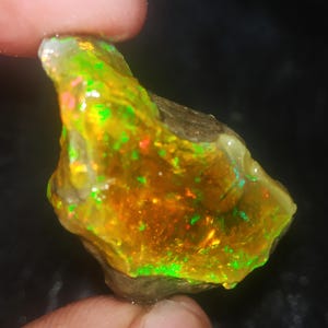 29.30ct Brilliant opal Ethiopian opal Raw crystal Opal Raw Rare Beautiful Opal Raw Natural Opal Raw multi flashy Opal Raw welo Opal Raw18x28