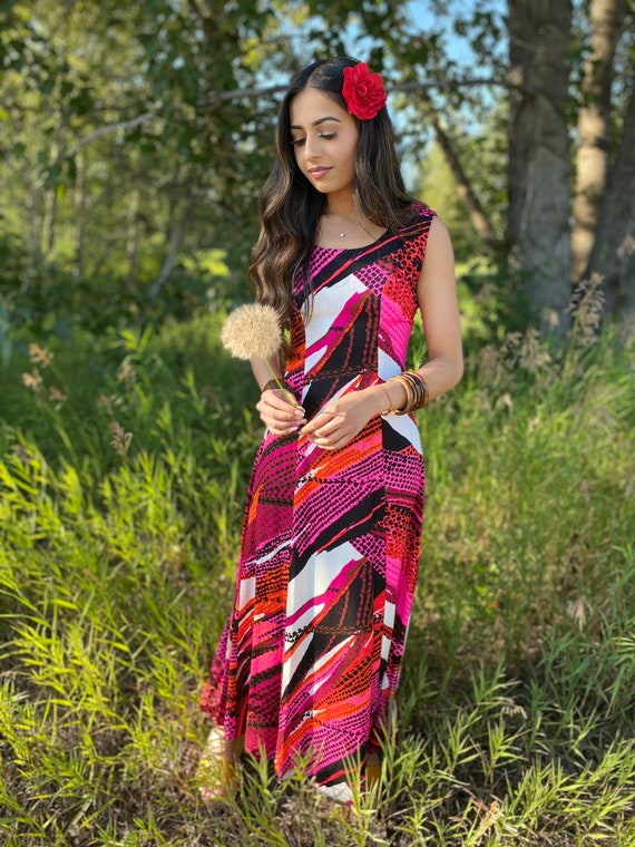 1960's Hakilau Fashions Hawaiian Tiki Print Maxi D