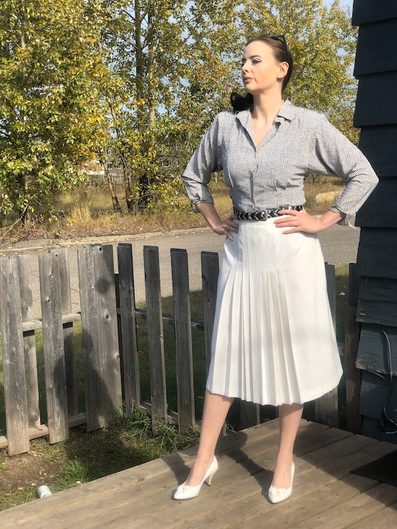 Vintage Pleated High Waisted Skirt