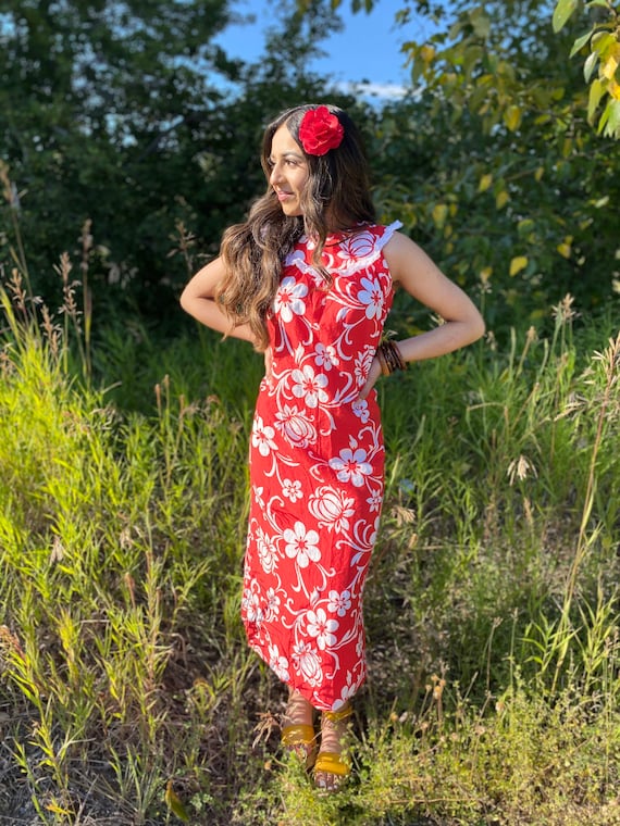 1970's Hawaiian Floral Print Muumuu - Vintage Tiki