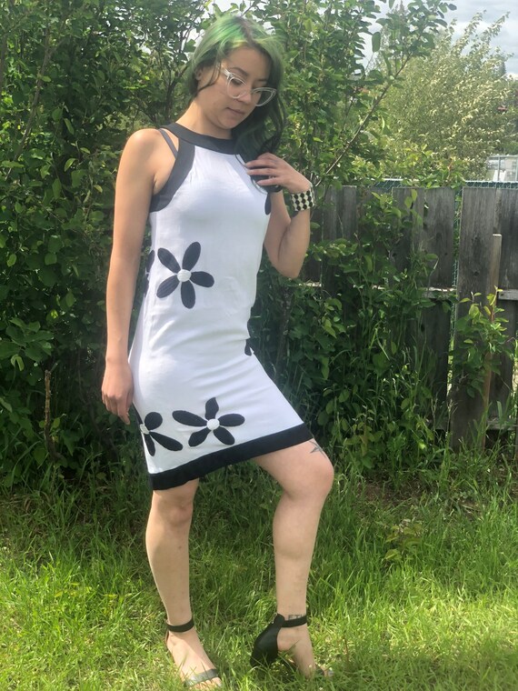 Vintage Mod Floral Dress - Black and White Mod Dre