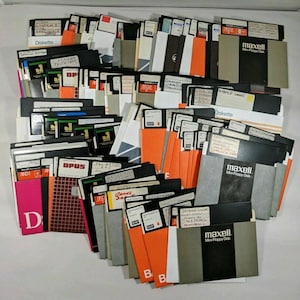 1x (One) Apple II Floppy Disk, Apple II 5 1/4 Ultima, Archon, Karateka, Wizardry