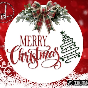 Peut inclure: Cercle blanc avec un nœud en plaid rouge et vert, un sapin de Noël stylisé vert et le texte "Merry Christmas". L'arrière-plan est un motif de flocons de neige rouge et blanc.
