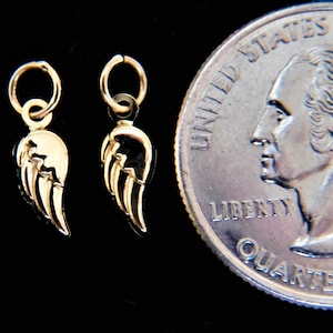 14k massivt guld med puffiga änglavingar, berlock 4,5 x 11 mm