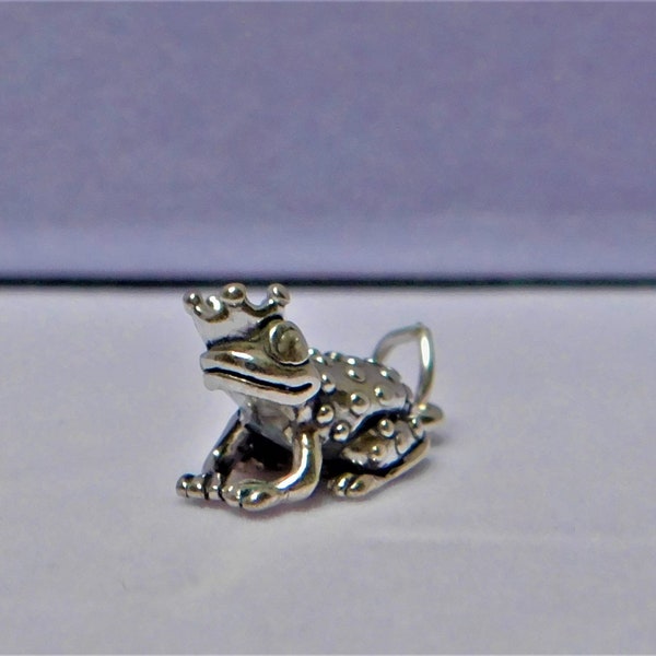 Breloque prince grenouille enchantée 3D en argent sterling 16 x 8 mm