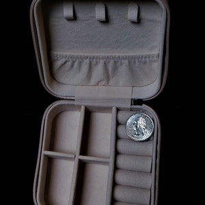 Travel Jewelry Box Roze Faux Leather 1 3/4 x 3 3/4 x 3 1/2 Inch