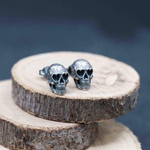 Sterling Silver Heart Eyes Skull Stud Earrings Mens Womens Gothic Punk Jewellery Gift