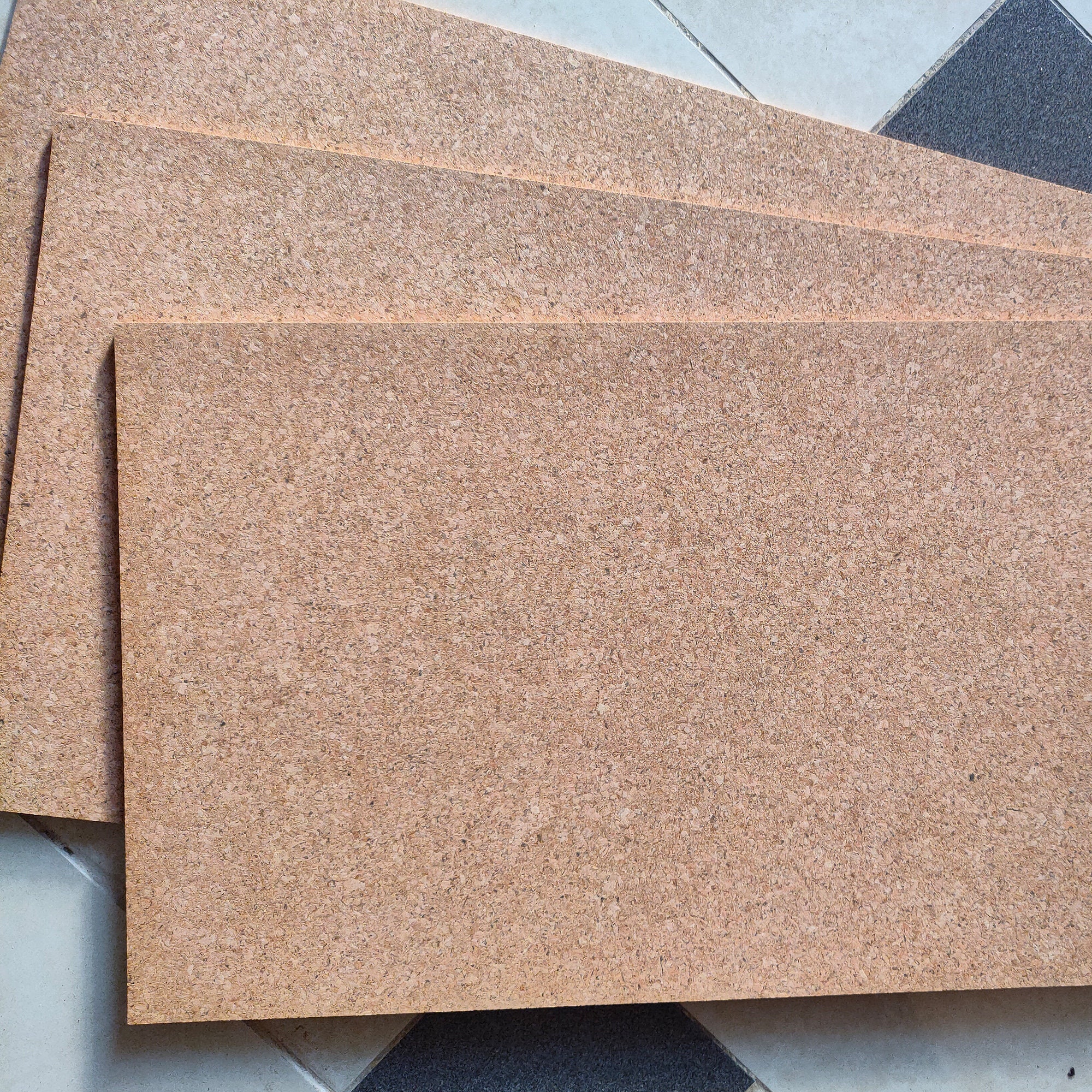 Carreaux De Sol En Liège Naturel - 11x11 Pouces Épaisseur 3/16 - Pose Collée - Lot De 12