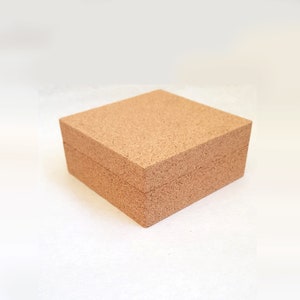 Caja de corcho 10x10x4cm