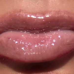 Pink Lip Gloss | Vegan Cruelty-Free Natural Gloss | Moisturising Glittery Lip Gloss | Hydrating Lip Oil | Gift Idea | Non-Sticky Clear Gloss