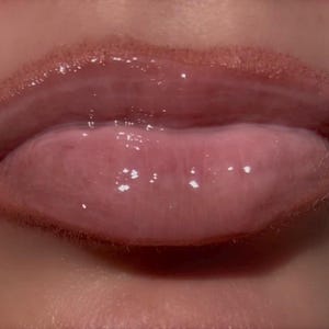 Moisturising Peach Vegan Lip Gloss | Clear Glittery Glossy Lip Gloss | Lip Gloss Key Chain | Shimmer Cruelty-Free Glossy Finsih  Lip Gloss