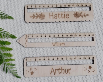 Handcrafted Personalised Wooden Reading Tool for Children – Reading Focus and Line Tracking Guide, Wooden bookmark, Children's bookmark