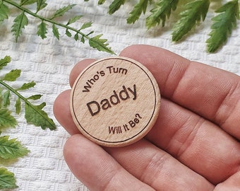 Holzgeschenk, Entscheidungsmünze, Flip Münze, lustig, Paare, Papa, personalisiertes Geschenk, Neues Baby, Vatertagsgeschenk, Männer geschenk, Papa Geschenk