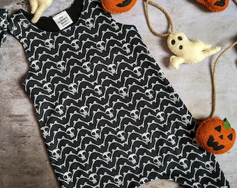 Skull and bones - Spooky Baby Romper - Goth kids - Toddler outfit
