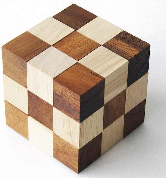 DIABOLICUBE 3x3 jeu casse tête à partir de 8 ans difficulté 3/6. En bois massif écoresponsable aux normes CE marque française Le Délirant.