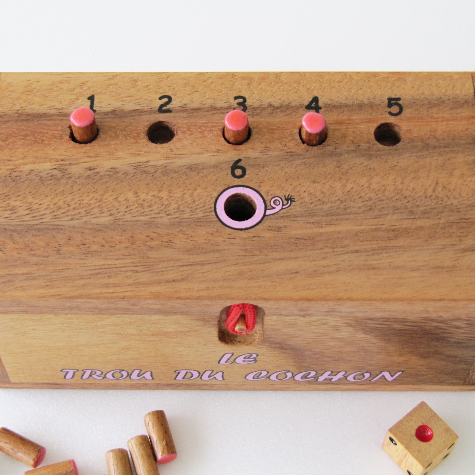 Le TROU DU COCHON® jeu de société familial de 2 à 6 joueurs, à partir de 4 ans, en bois massif Le TROU DU COCHON® jeu de société familial de 2 à 6 joueurs, à partir de 4 ans, en bois massif
