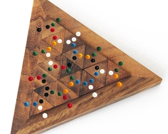 TRI MATCH jeu casse tête à partir de 10 ans difficulté 4/6. En bois massif aux normes CE marque française LeDélirant. Puzzle avec couleurs.