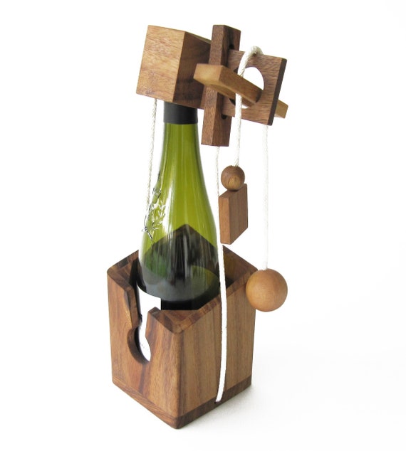 CASSE TETE pour BOUTEILLE jeu puzzle en bois massif aux normes C.E, marque  française, accessoire de vin, cadenas ne cassez pas la bouteille -   France
