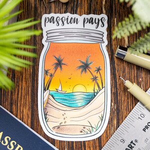 Passion Pays Vinyl Sticker Scrapbook Auto Aufkleber AutoAufkleber Wasserdicht Laptop Phone Wasserflaschen Journals und Planer Notizbücher