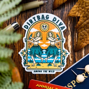 Dirtbag Diva ビニールステッカー スクラップブック 車用デカール バンパーステッカー 防水 ノートパソコン 携帯電話 ウォーターボトル ジャーナルとプランニングノートブック