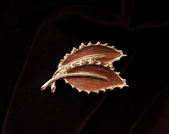 Vintage Brown Brooch Pin Leaf Shaped, Sarah Coventry Wooded Beauty, 60s Costume Jewelry, Sarah Cov Brooch, Botanical Jewelry