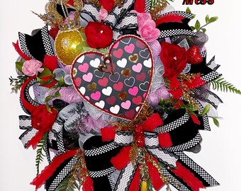 Valentine Wreath, Valentine Heart Wreath, Queen of Hearts, Love Wreath, Heart Wreath, Valentine Gift for her, Designer Valentines Day Wreath