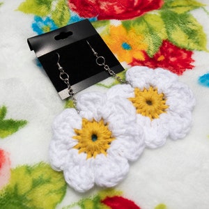 Crochet White Daisy Earrings