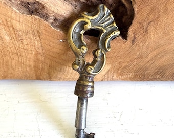 Antique Skeleton Key with Brass Top | Key Pendant