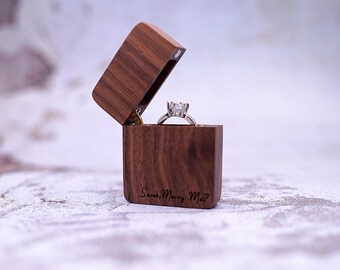 Boîte romantique d’anneau de mariage walnut wood ring bearer box gravure anneau de mariage Ring Box Ring Holder Ring Bearer Custom Ring Box