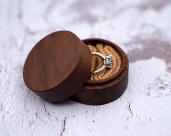 Boîte personnalisée d’anneau de mariage walnut wood wedding ring bearer box gravure anneau de mariage Ring Box Ring Holder Ring Bearer Custom Ring Box