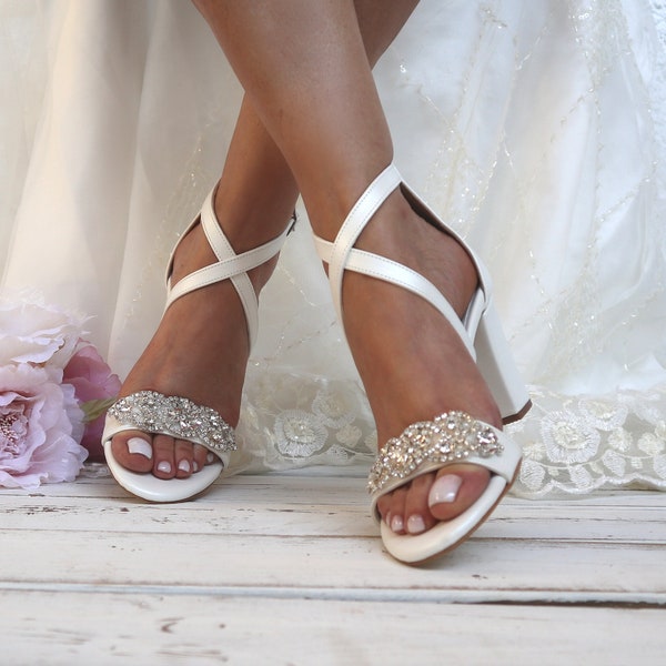 Block heel wedding IVORY  sandals / Handmade white  heels/ Bridal shoes / wedding shoes / White heels / "ARETE"