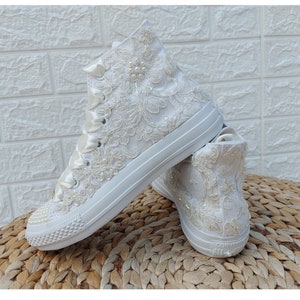 High Top Wedding Converse For Bride, Lace Bridal Converse Shoes, Custom Trainers Chucks, Ivory lace