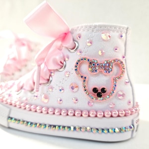 Aangepaste Converse-sneakers: babydoopschoenen, strass- en parelschoenen