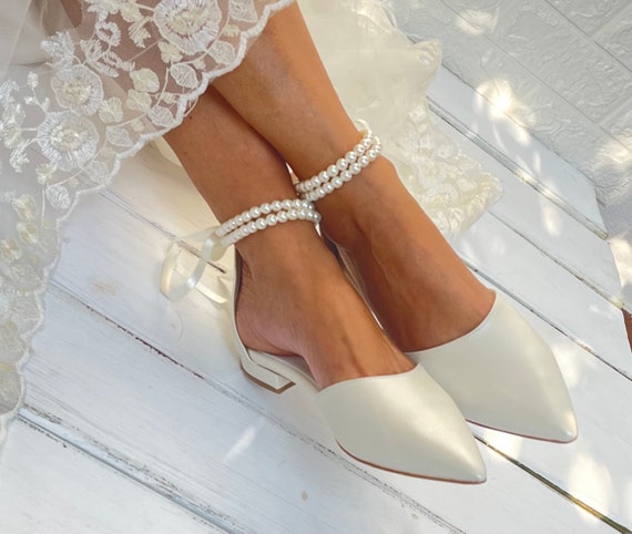 Amazon.com | Women's Lace Wedding Shoes for Bride Low Heel Pointed Toe Bridal  Shoes with Pearl Slingback Evening Party Pumps Sandals Ivory 0608-35 | Pumps